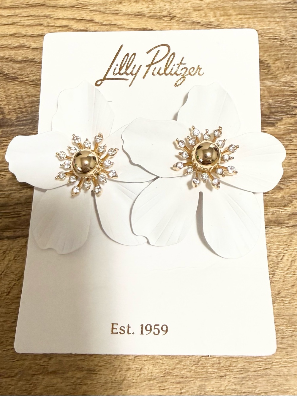 LILLY PULITZER ORCHID FLOWER EARRINGS NWT Resort White/gold/Crystal PIERCED NWT